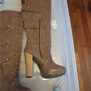 Rave Brown Heeled Boots with Side Zipper
